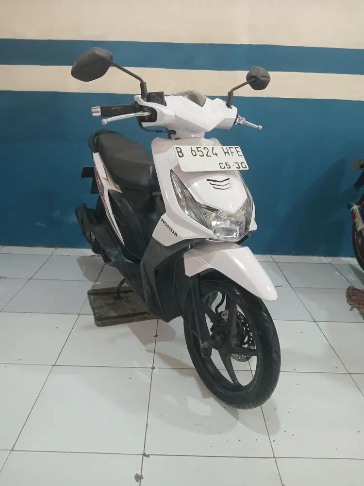 Di jual honda beat karbu 2011 gress pajak on siap pakai