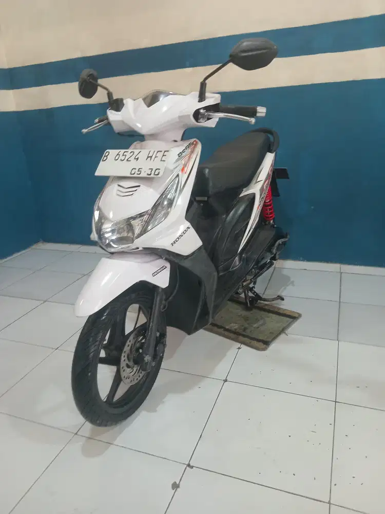 Di jual honda beat karbu 2011 gress pajak on siap pakai