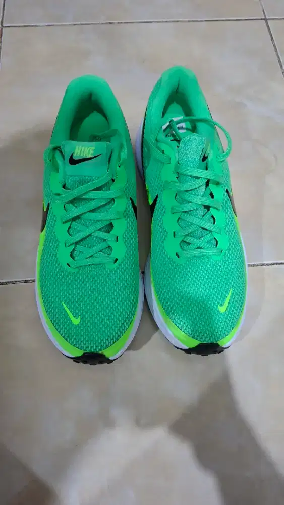 Sepatu NIKE ori size 42