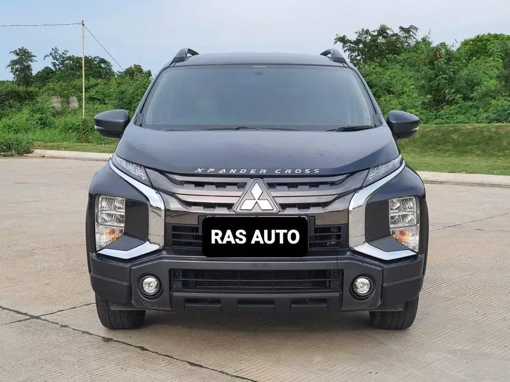 BLACK EDITION  Mitsubishi Xpander 1.5 Cross Rockford AT 2021 Abu