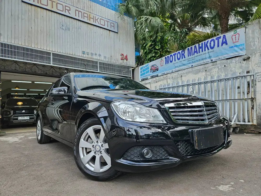 35 rb KM Mercedes C200 Classic CGI 2013 nik 2012 hitam mercy C 200 ori