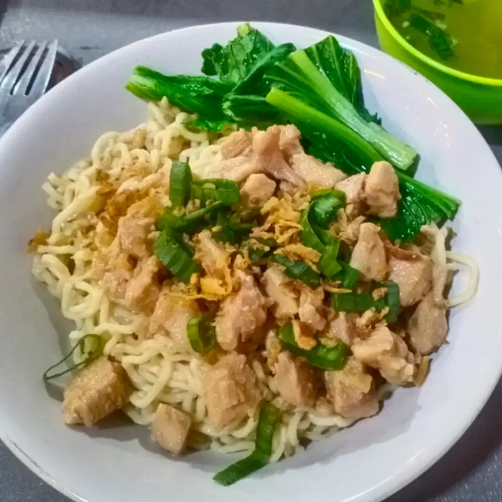 Dibutuhkan segera karyawati utk jualan Mie Ayam Bakso