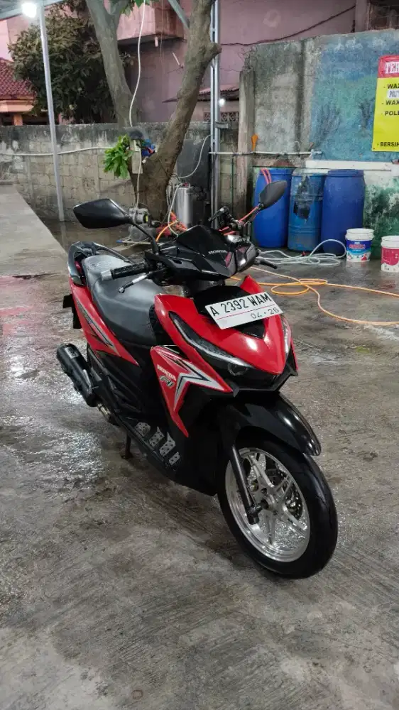 VARIO LED OLD 125 TAHUN 2016