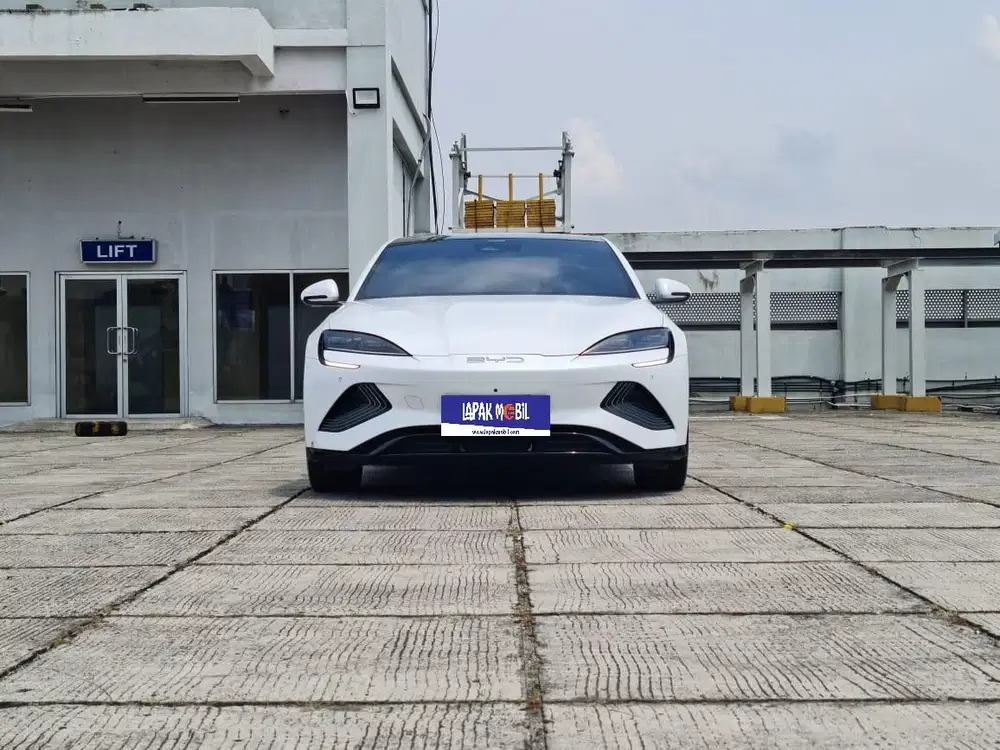 BYD SEAL Premium Listrik AT 2024 Putih KM 21RB