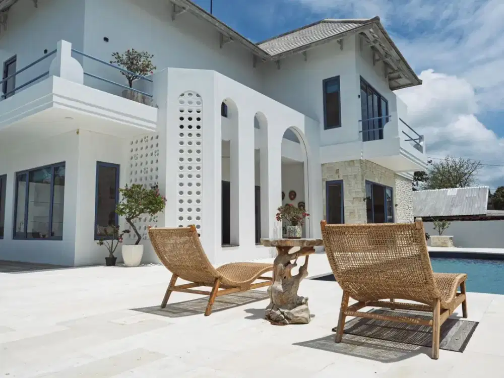 Dijual: Vila Mewah Los Pantai dengan Pemandangan Matahari Terbenam di Teluk Benoa — Nusa Dua, Bali