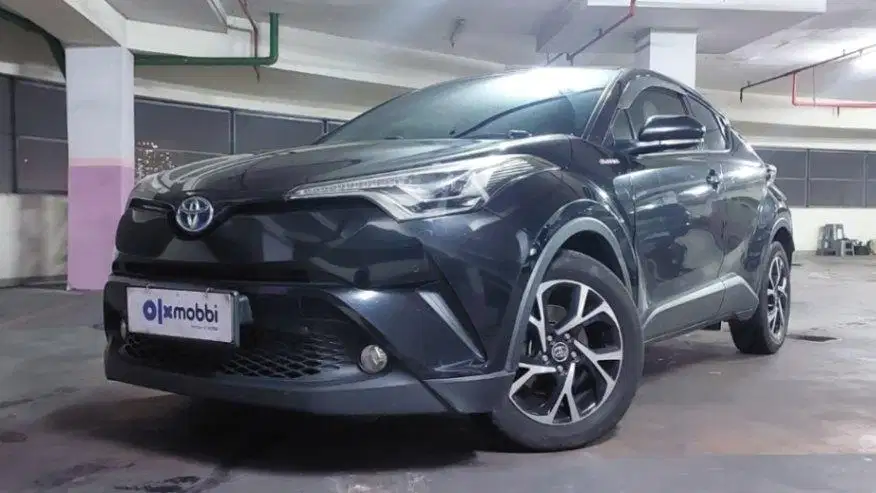 Pajak Panjang TDP 15JT Toyota CHR 1.8 Hybrid-AT 2019 Hitam