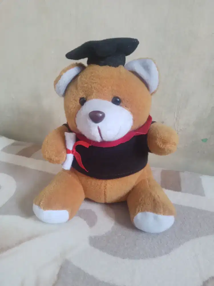 Boneka beruang imut