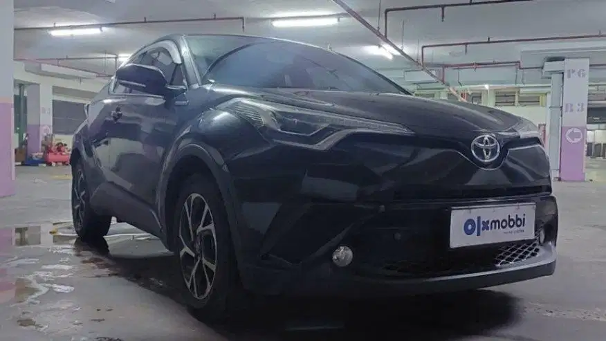 Pajak Panjang TDP 15JT Toyota CHR 1.8 Hybrid-AT 2019 Hitam