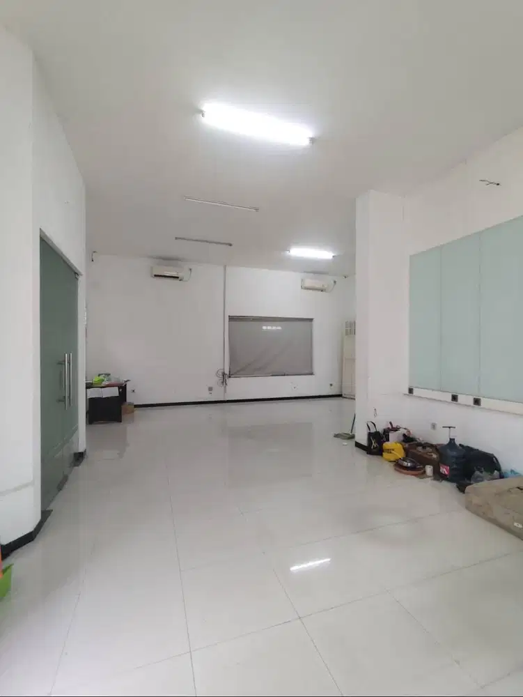 DISEWA RUMAH KOMERSIAL NOL JALAN RAYA ARJUNA COCOK UNTUK BISNIS