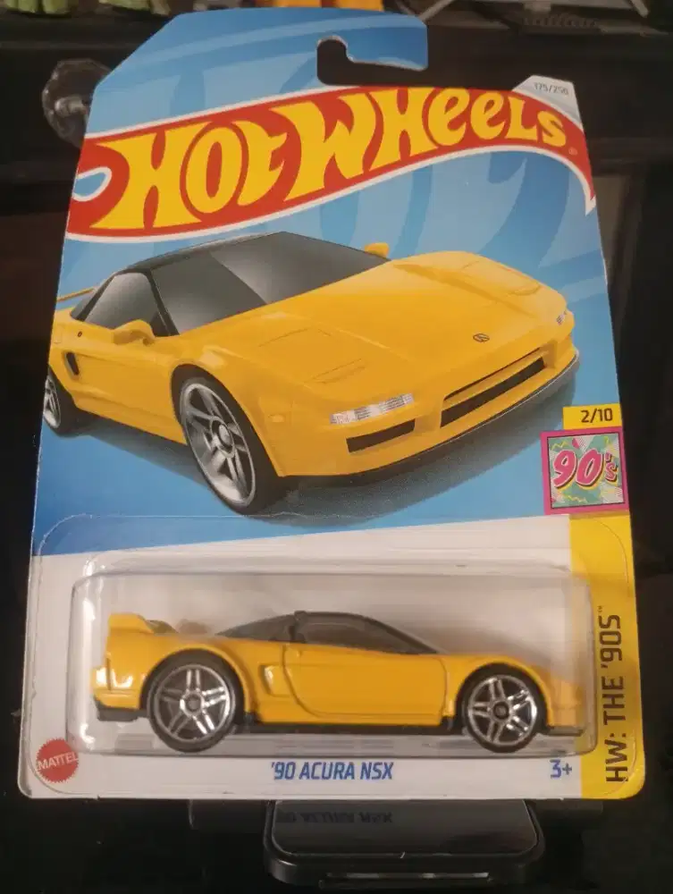 Hot Wheels '90 Acura NSX die-cast car.