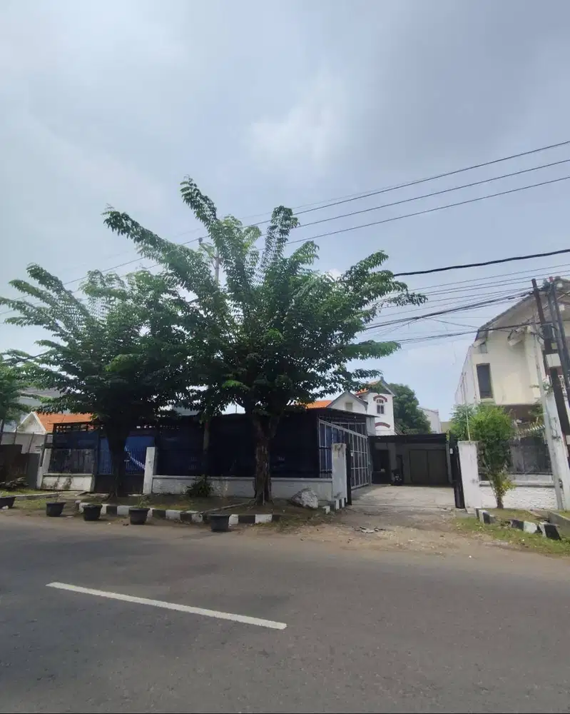 DIJUAL DISEWA RUMAH STRATEGIS JL. ANJASMORO COCOK UNTUK BISNIS