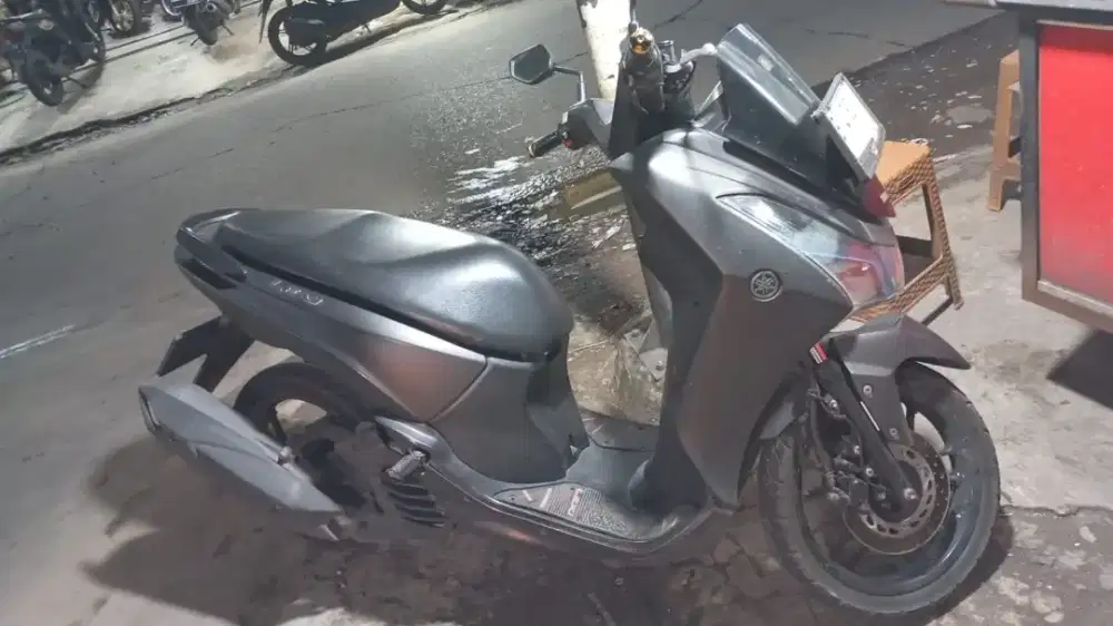 Yamaha Lexi 2019 hitam