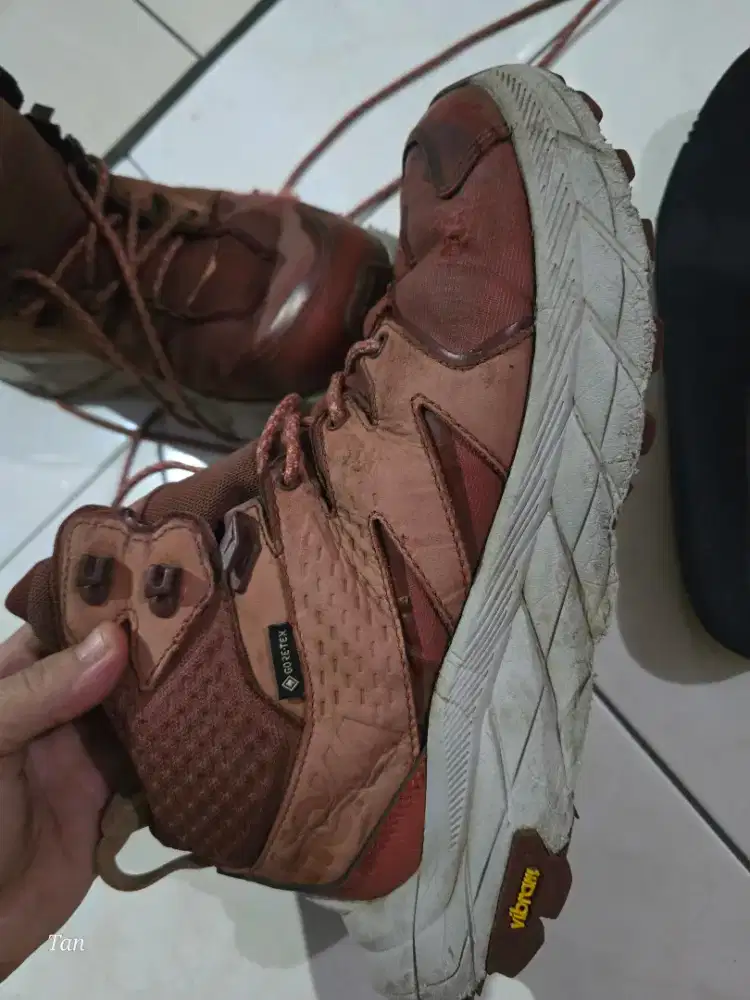 Sepatu Hiking HokA Asli