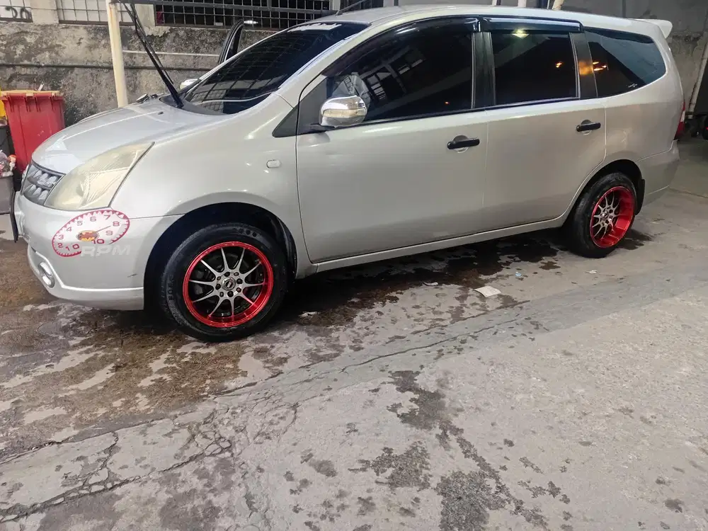 Nissan Grand livina 2009 Bensin