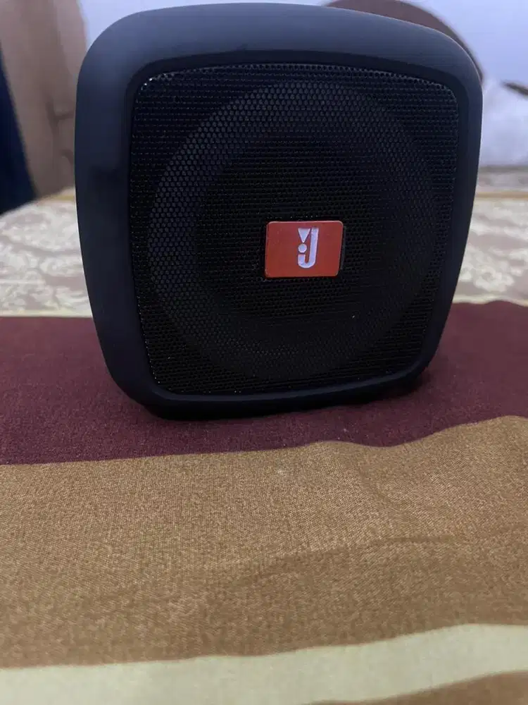 Speaker pengeras suara bluetooth