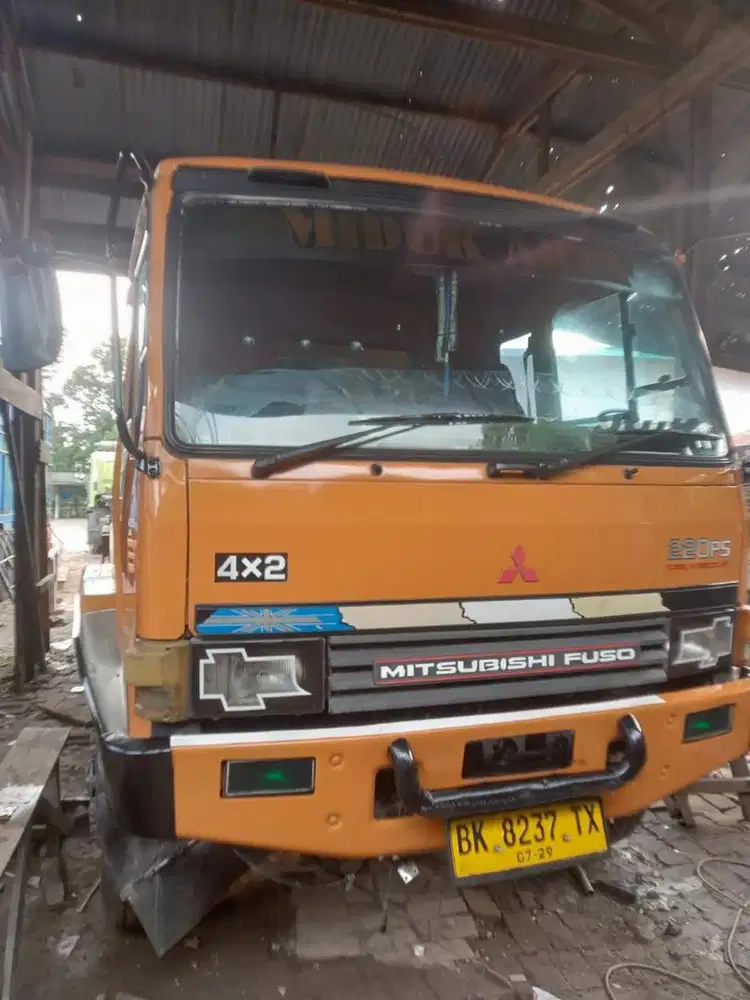 Di jual truk fuso tahun 2014