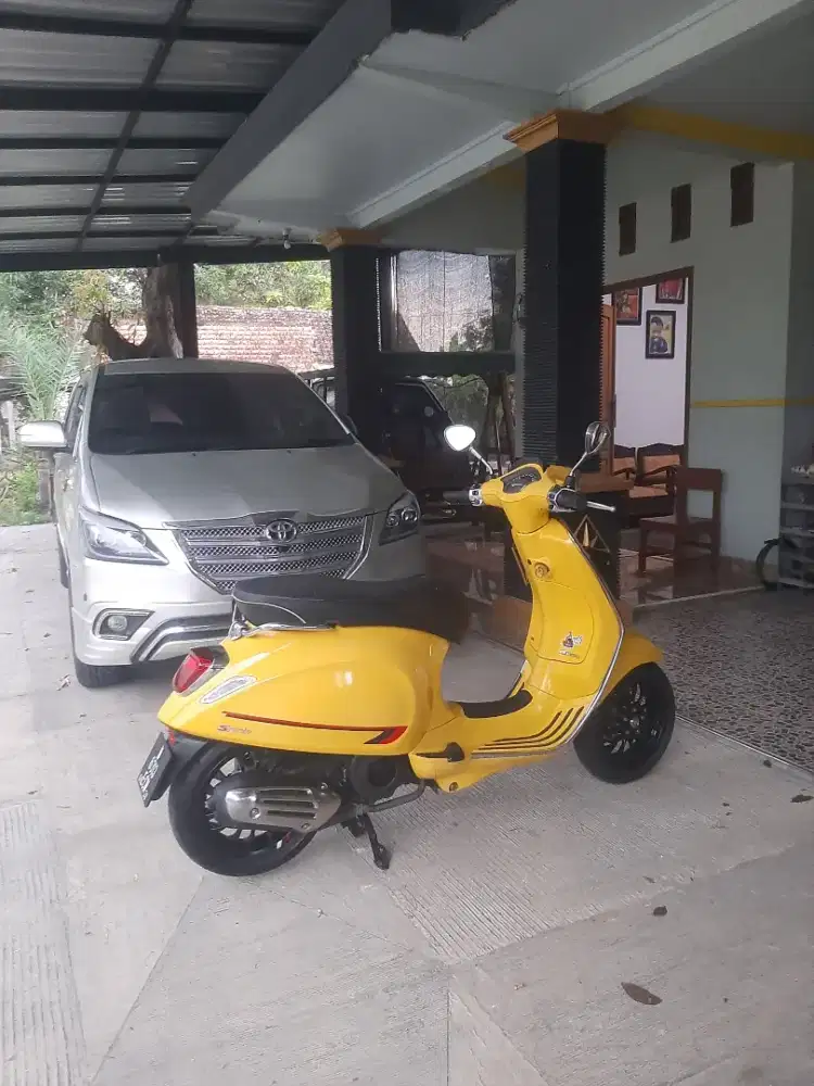 Vespa Sprint 2021