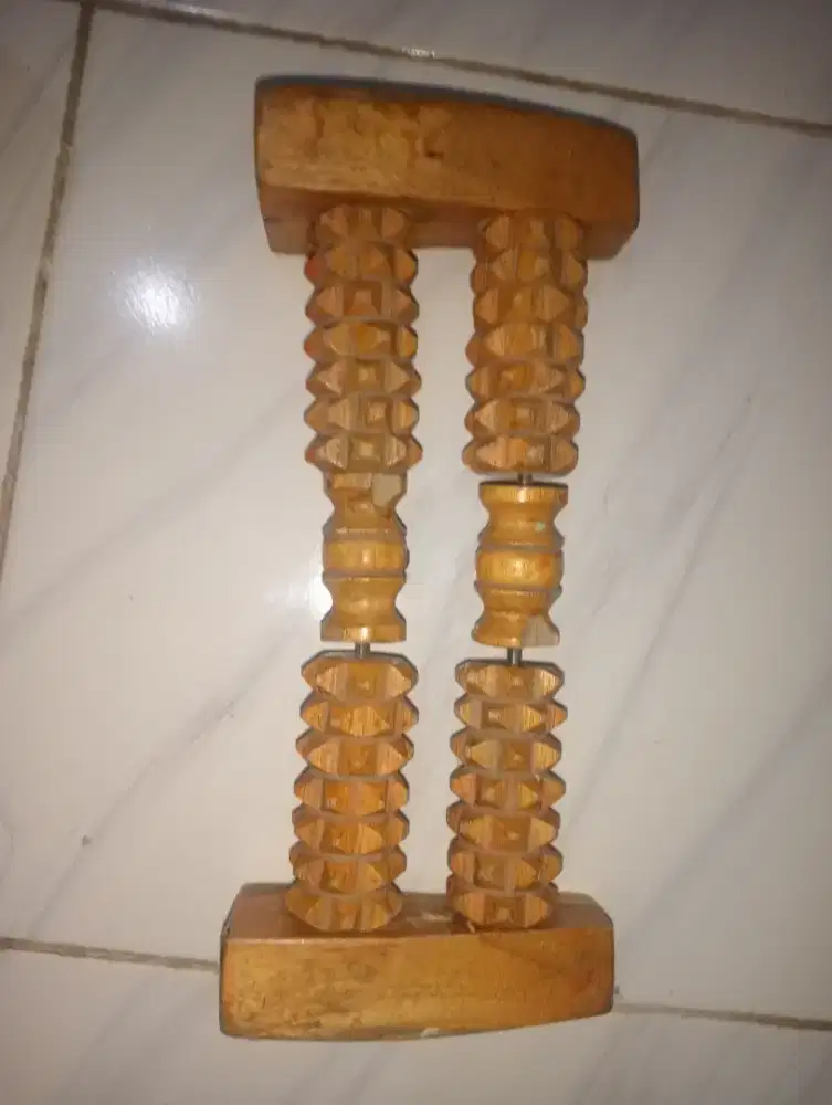 Alat Pijat Kayu Manual