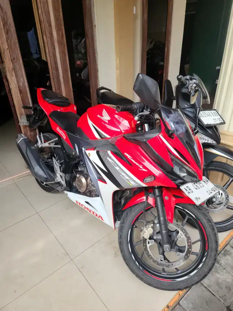 Cbr 150 merah putih 2018 Gbm kredit atau tunai