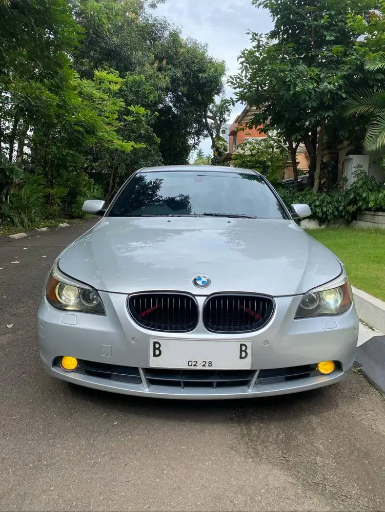 BMW E60 530i AT Titanium Silber on Black Tahun 2004