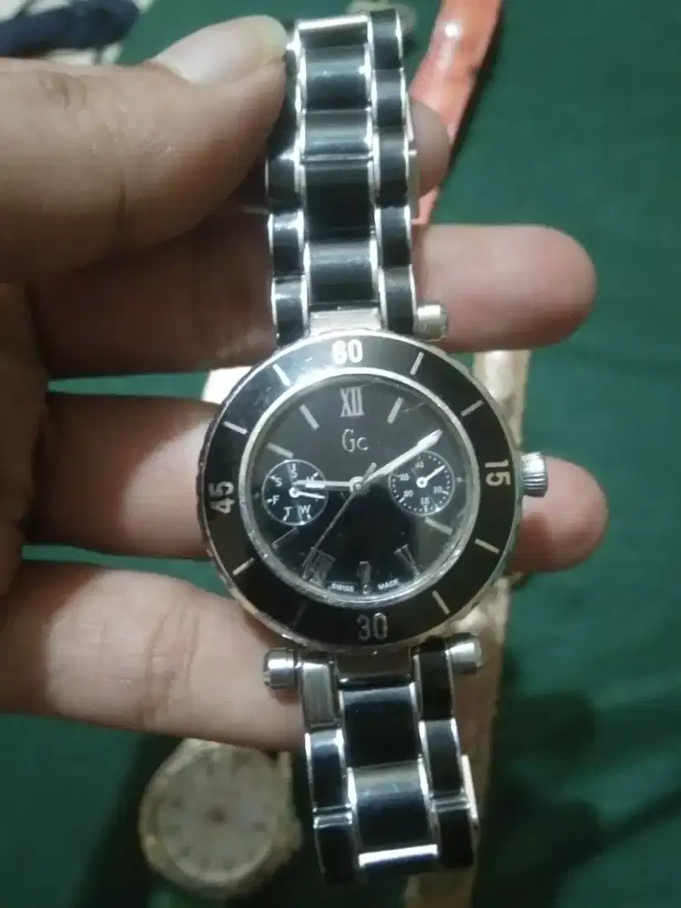 Di jual jam tangan Merek GUEES ASLI