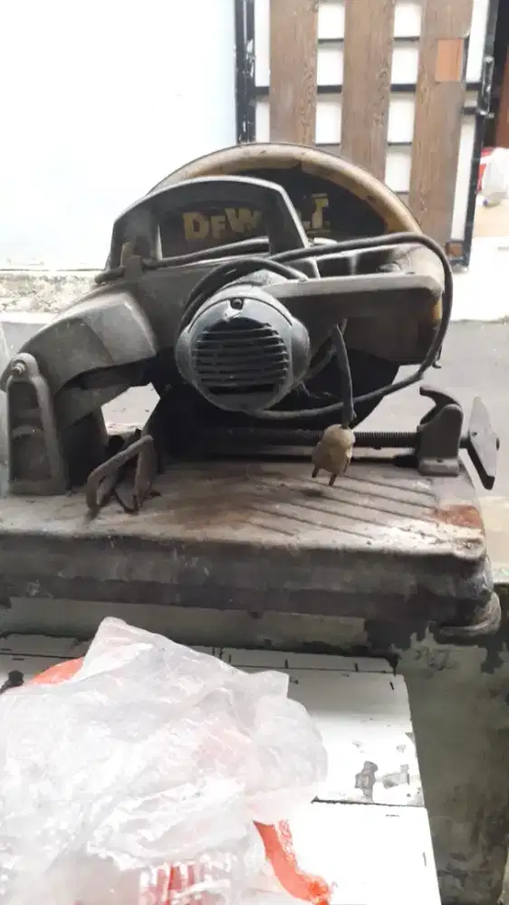 Mesin catting  ( mesin potong )