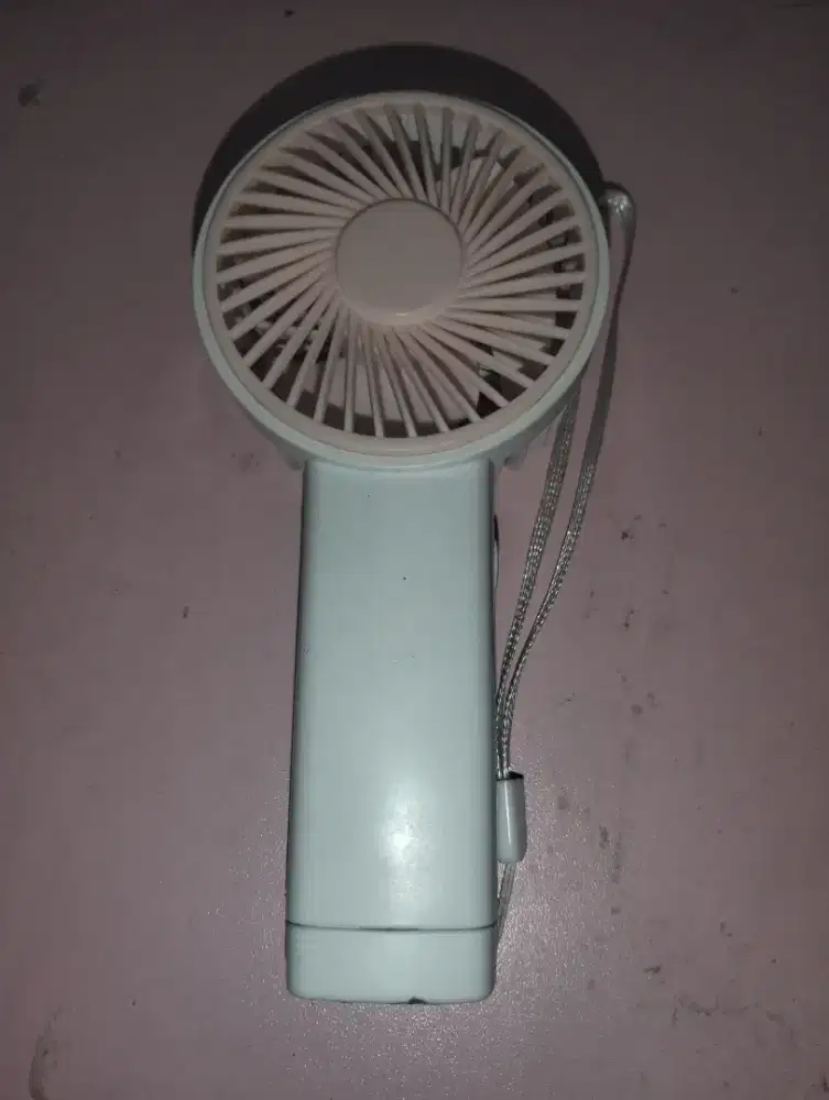 MIISOO Handheld Fan – Portable & Rechargeable