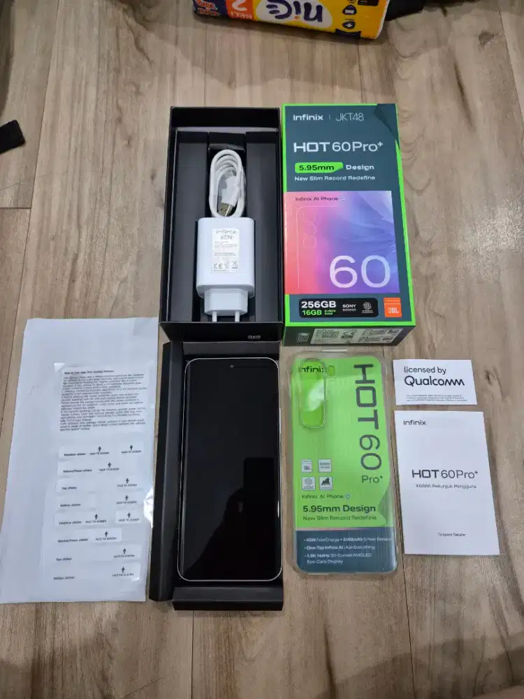 infinix hot 60 pro plus 8/256 mulus pemakaian sesuai foto,fullset ori