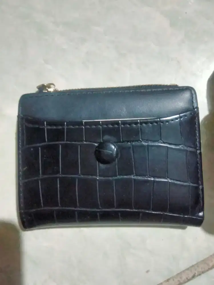 Dompet Wanita Mini – Motif Croco & Slot Kartu Lengkap