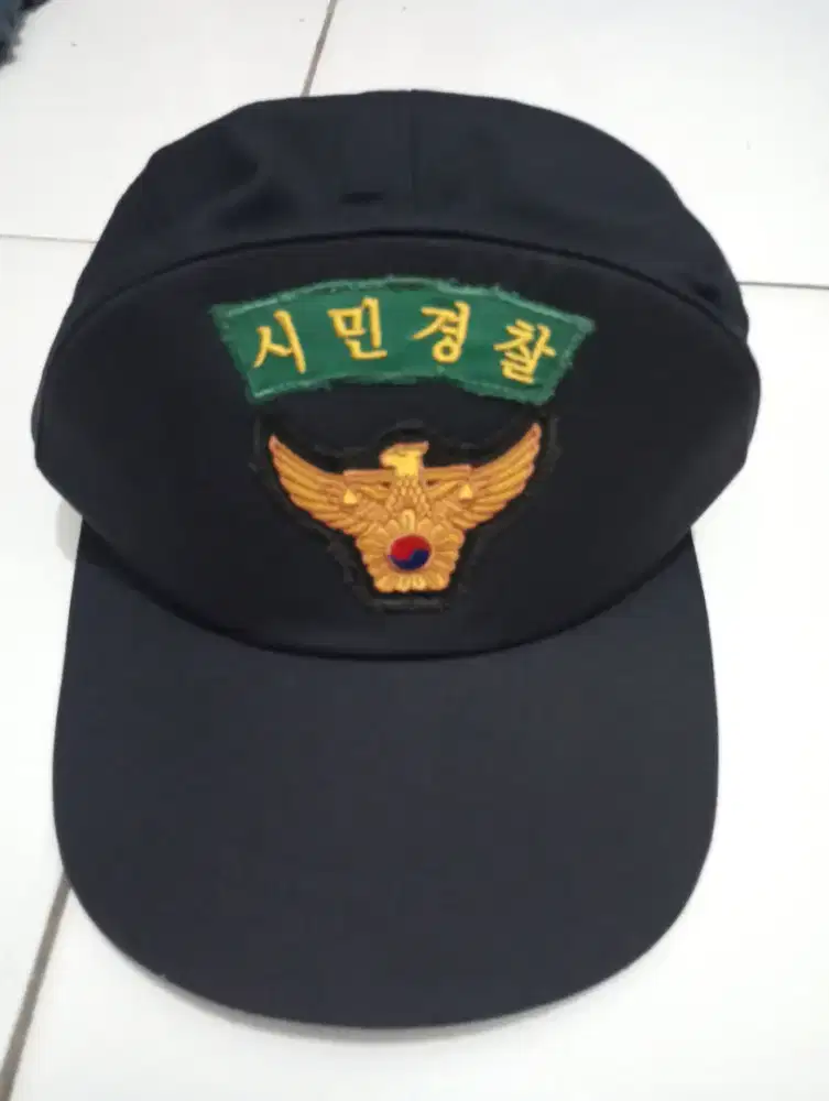 Topi polisi korea
