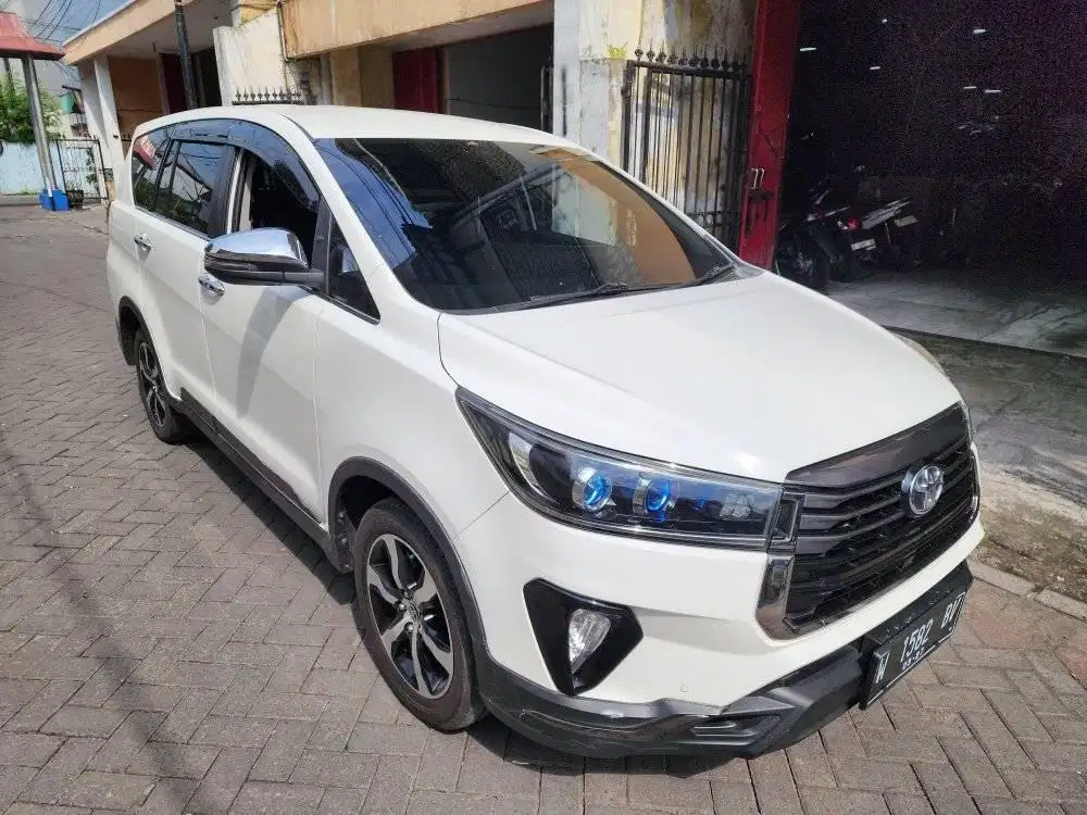 TOYOTA INNOVA VENTURER 2.4 DISEL MATIC 2022 PJTIH ISTMEWAH