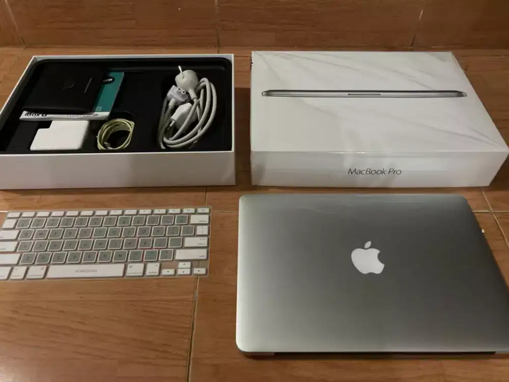 Dijual cepat! Macbook Pro Retina 2015, like new, performa bagus