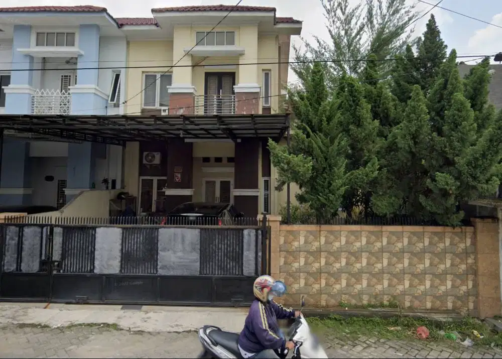 Rumah Dijual Komplek Grand Gading Residence Luas dan Terdepan