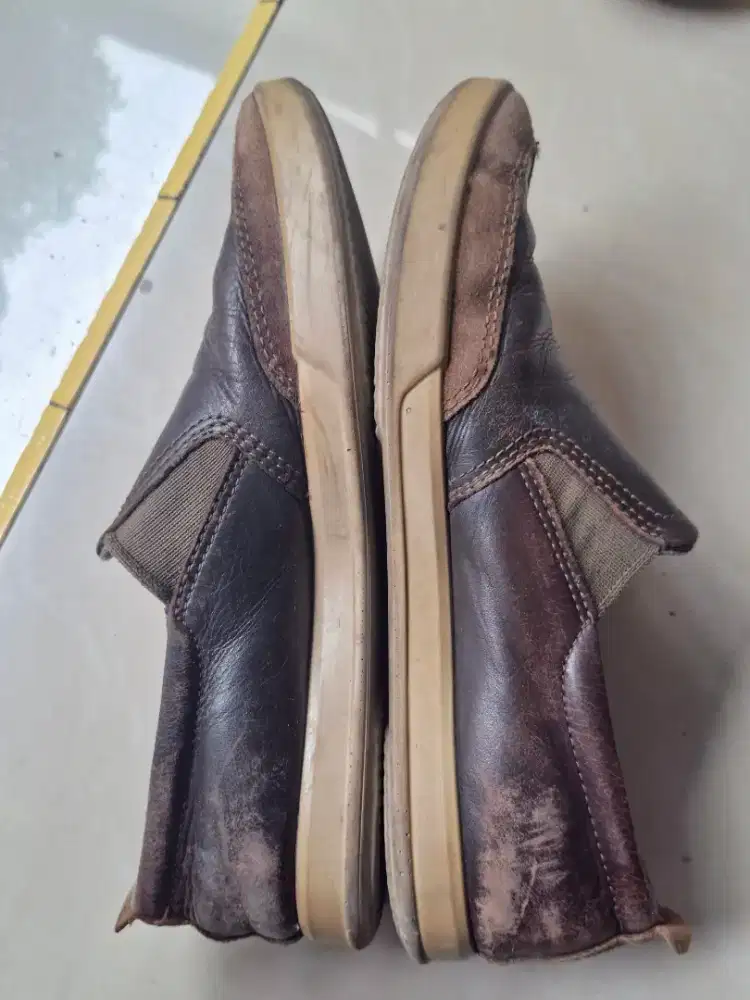 Sepatu slip on pria size 41 insole 26 cm bahan kulit