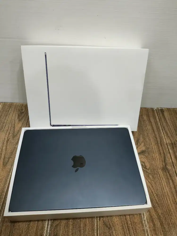 MacBook Air M3 13 inch 16GB 256GB BNOB iBox Murah