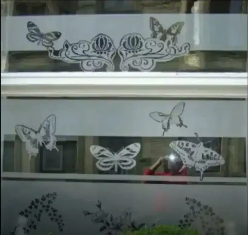 Ruangan kaca kamar tidur yg imut dg stiker sanblas kaca film