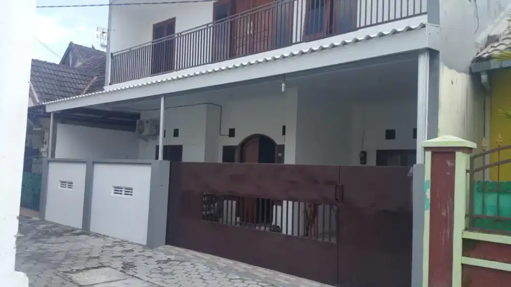 Dijual rumah dua lantai siap huni