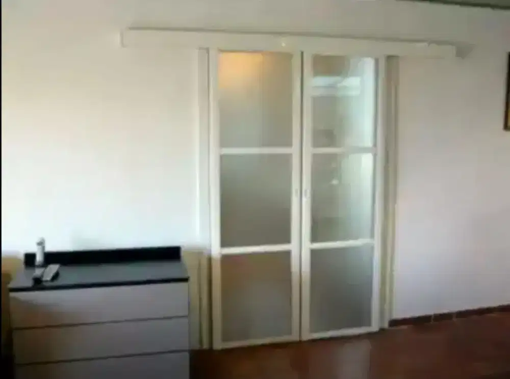 Pengerjaan stiker sanblas kaca film ada banyak spesifikasi kegelapanny