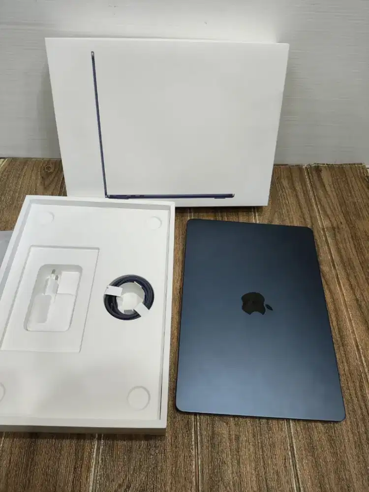 Apple MacBook Air M3 13 inch Second iBox