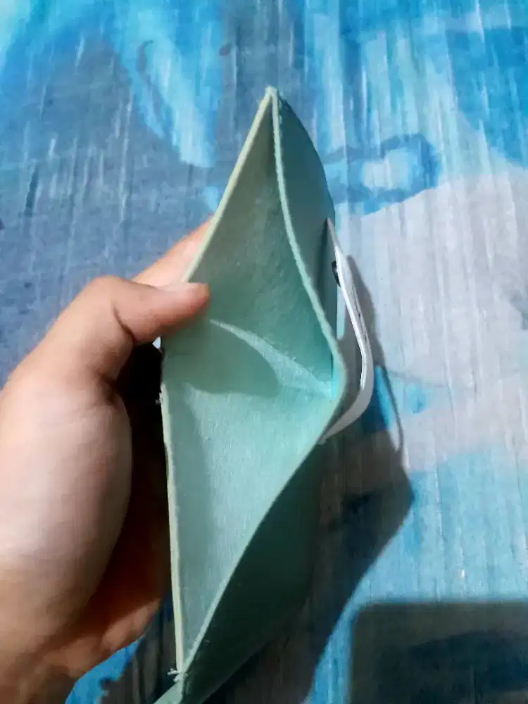 Dompet berbentuk daun