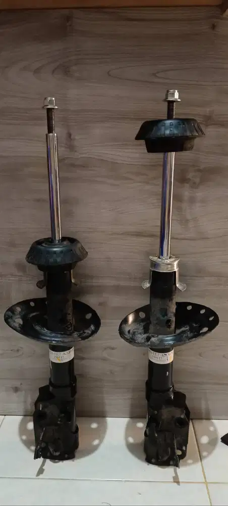 Shockbreaker Honda Mobilio original bawaan mobil seiken kondisi mati