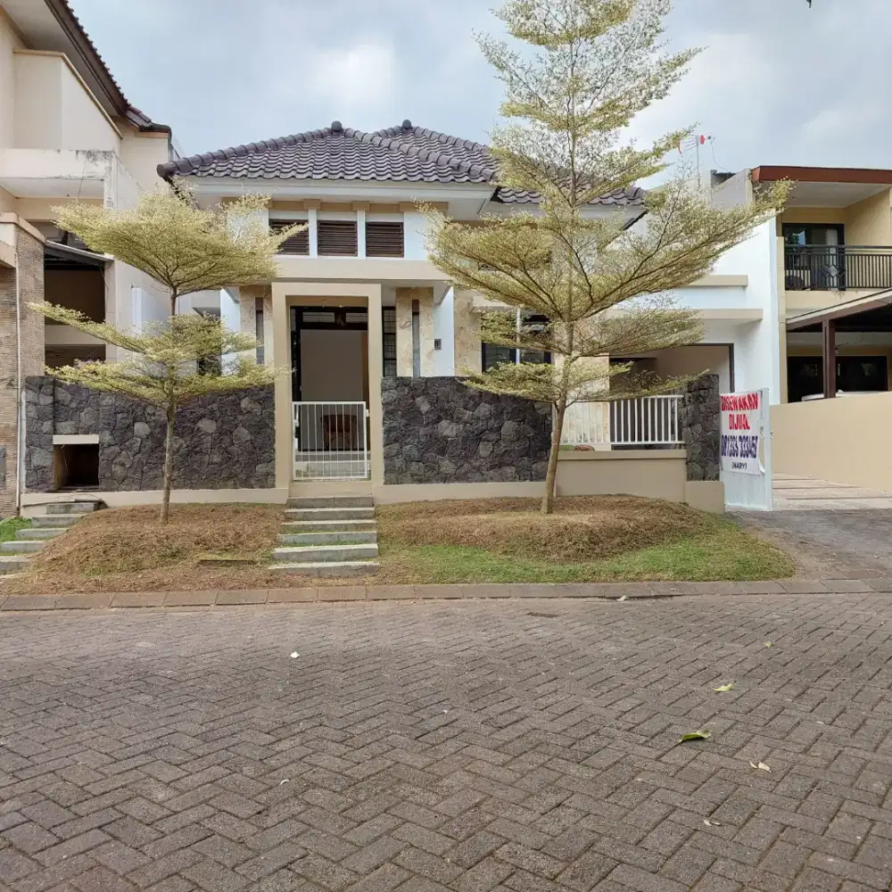 Sewa Rumah Mewah 12x20 Araya Niew Indie Malang Bangunan Baru / Dijual