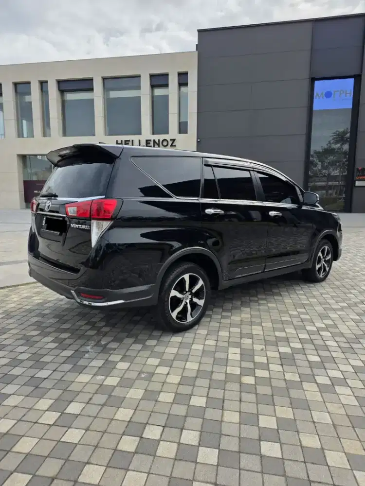 Toyota Innova Venturer Diesel 2021 AT