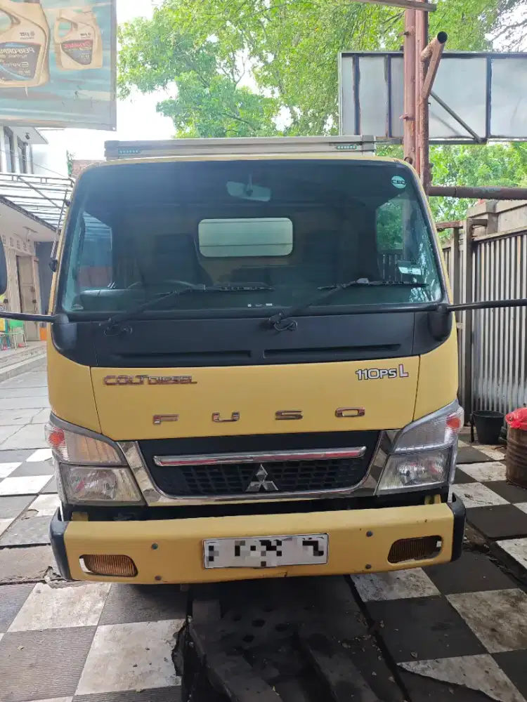 Colt diesel  engkel Long box 110ps tahun 2019 bagus sekali