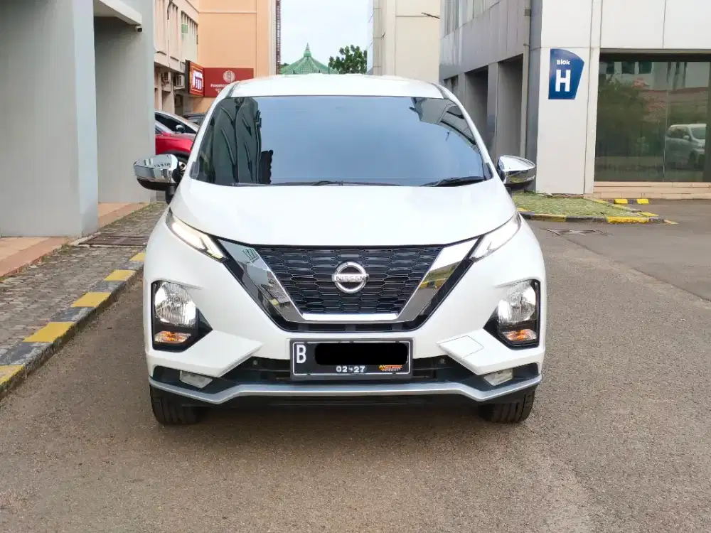 Nissan Livina VL 2022 Matic Low KM Like New ISTIMEWA