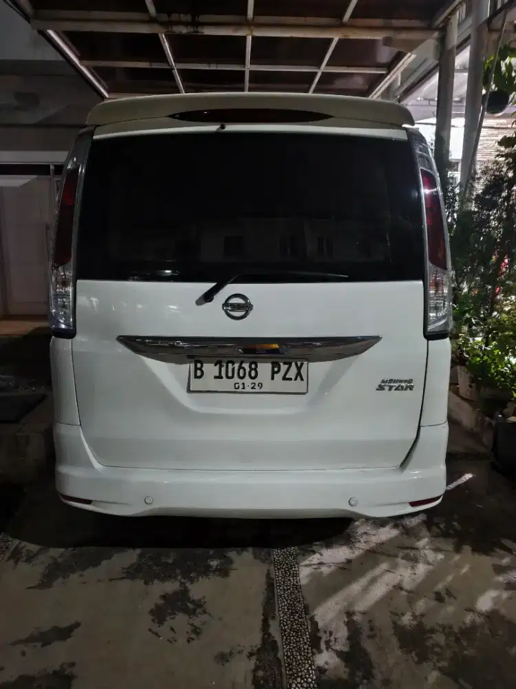 Serena putih istimewa