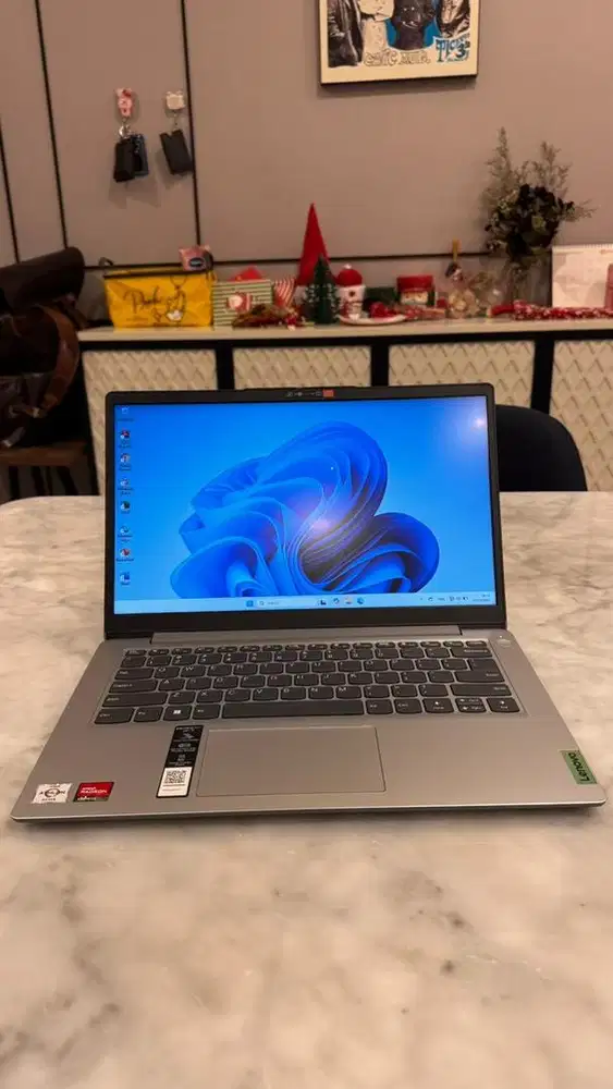 Laptop Lenovo IdeaPad like new