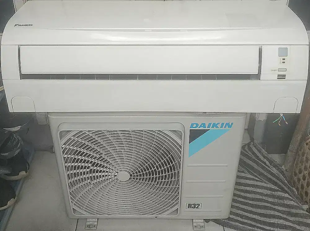AC DAIKIN 1.1/2 PK R32 RV35CXV14Ors LowWatt Bagus Dingin Sekali&Normal