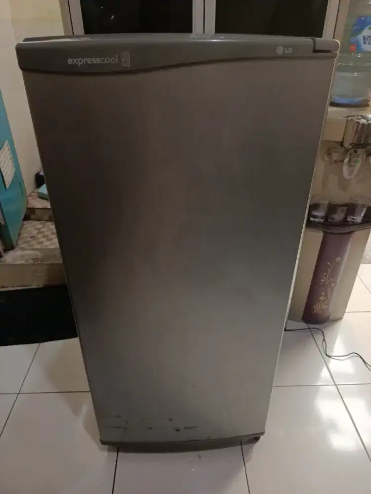 Kulkas 1 pintu merek LG