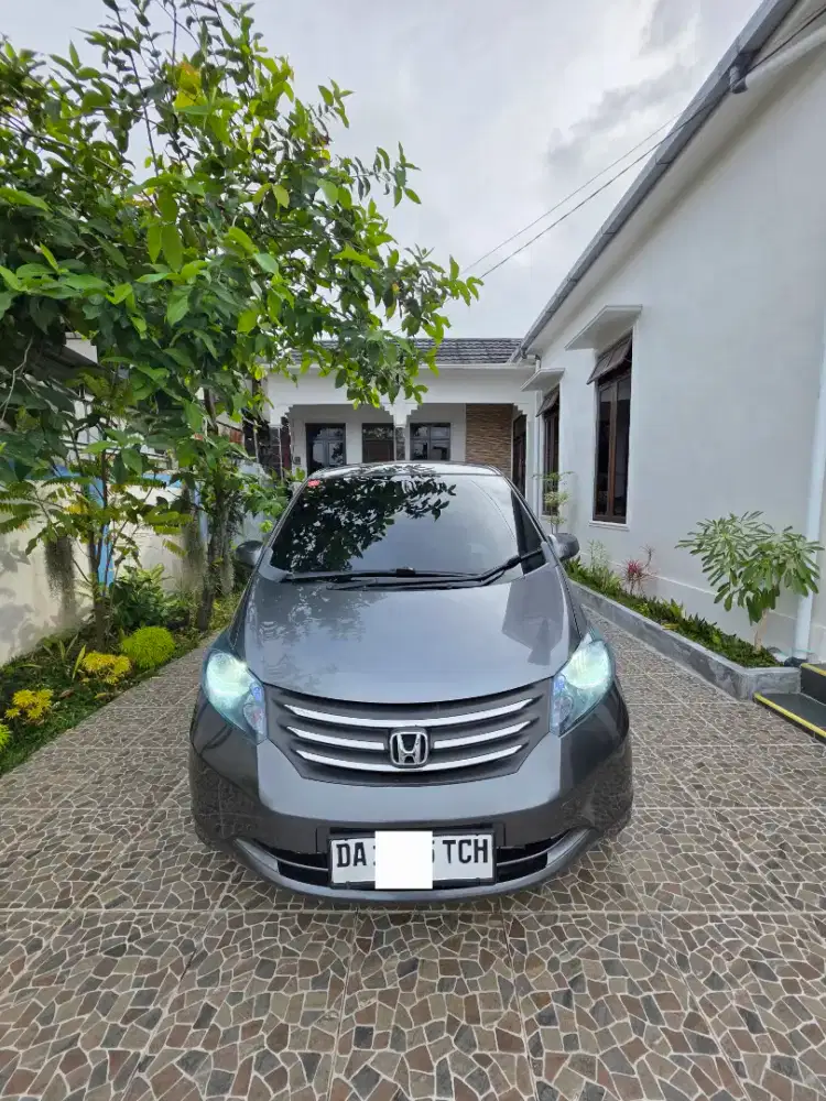 Dijual Mobil Honda Freed Tahun 2010 Tipe Tertinggi